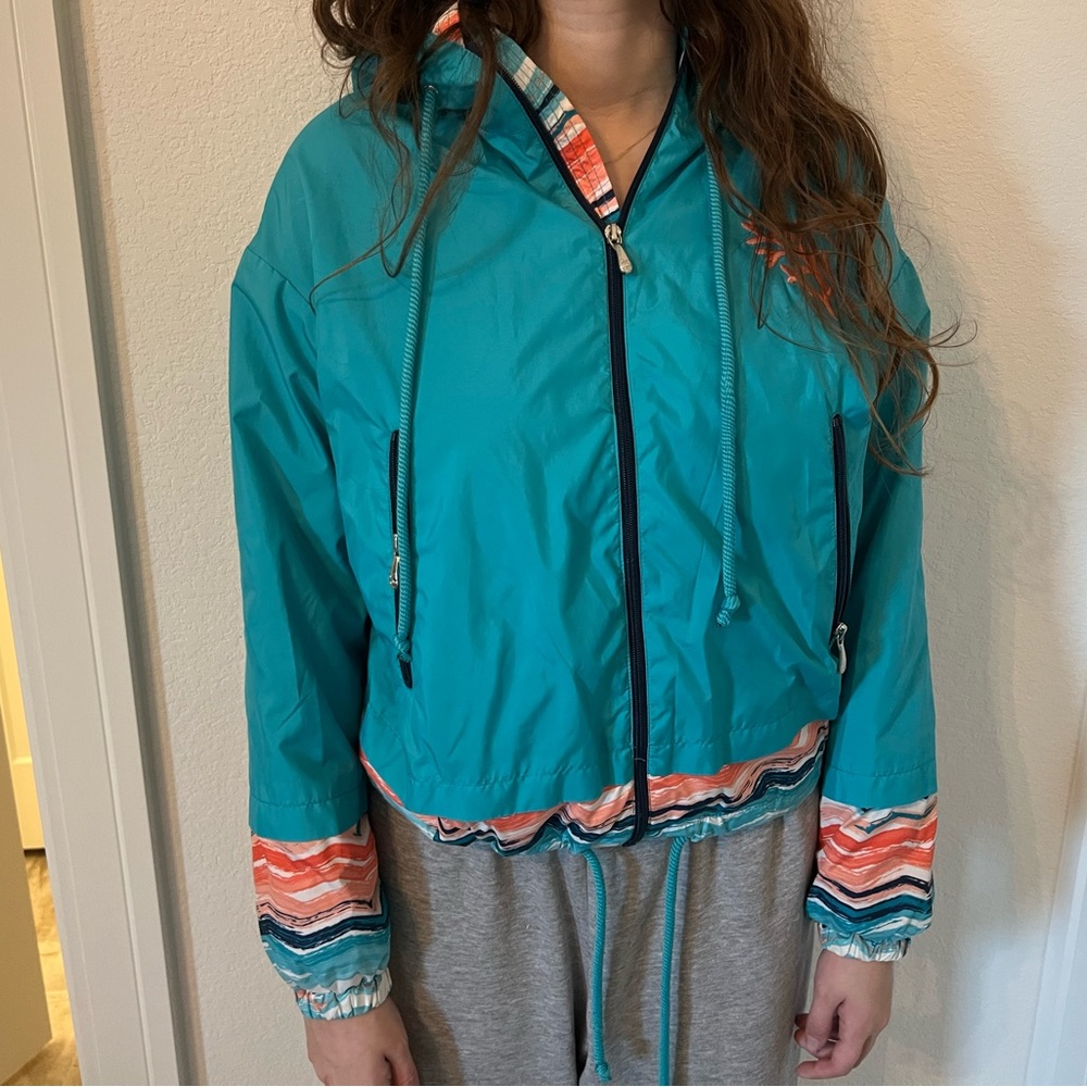 Impermeable and warm blue jacket